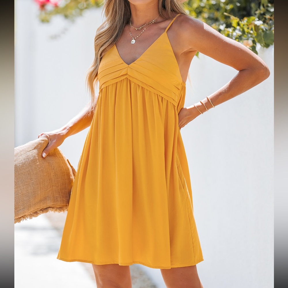 💕 🆕 Cupshe sunshine yellow v-neck mini dress